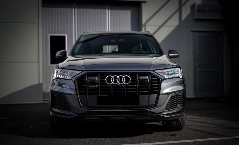 Audi Q7 60TFSI e S Line Quattro Image 3